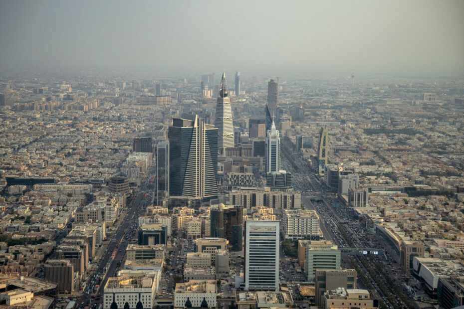 Saudi Arabia Posts Bn Q Deficit As Lower Oil Prices Weigh