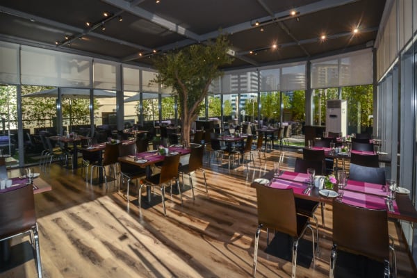 somewhere-tecom-restaurant