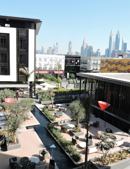 courtyard-pic-5-la-ville-hotel-suites