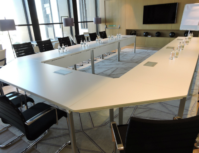 meeting-room-la-ville-hotel-suites