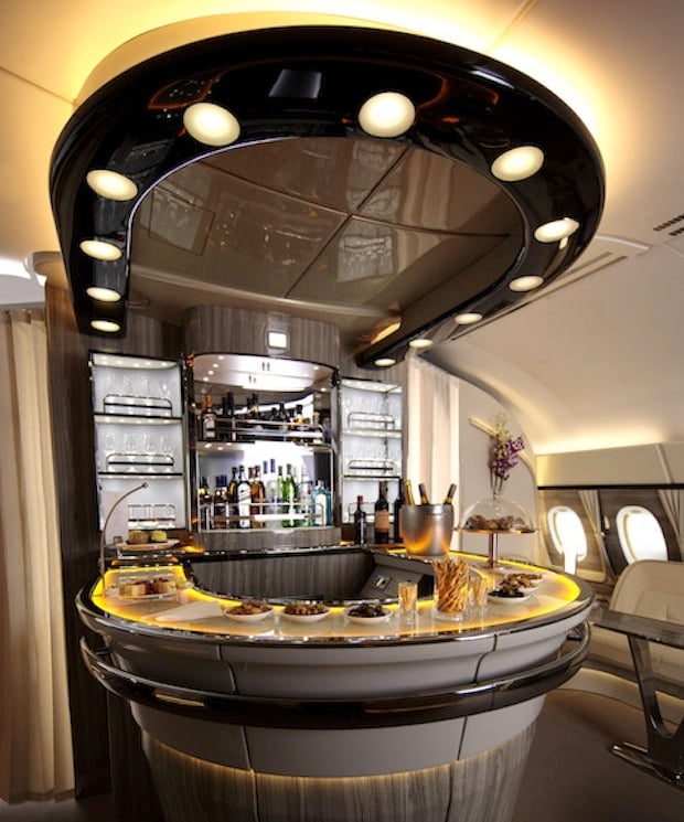 emirates-a380-onboard-lounge4