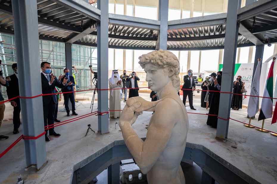 Il Padiglione Italia all’Expo 2020 Dubai svela la statua del David di Michelangelo, stampata in 3D, lunga cinque metri