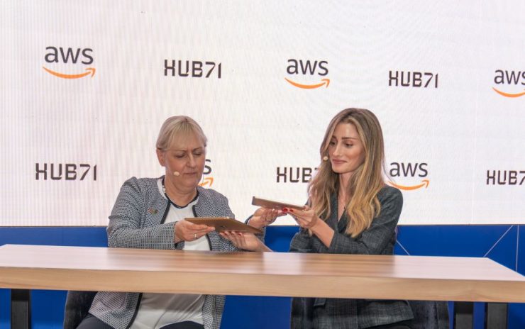 Hub71-AWS-MoU-Signing-at-GITEX-2021-740x464.jpg