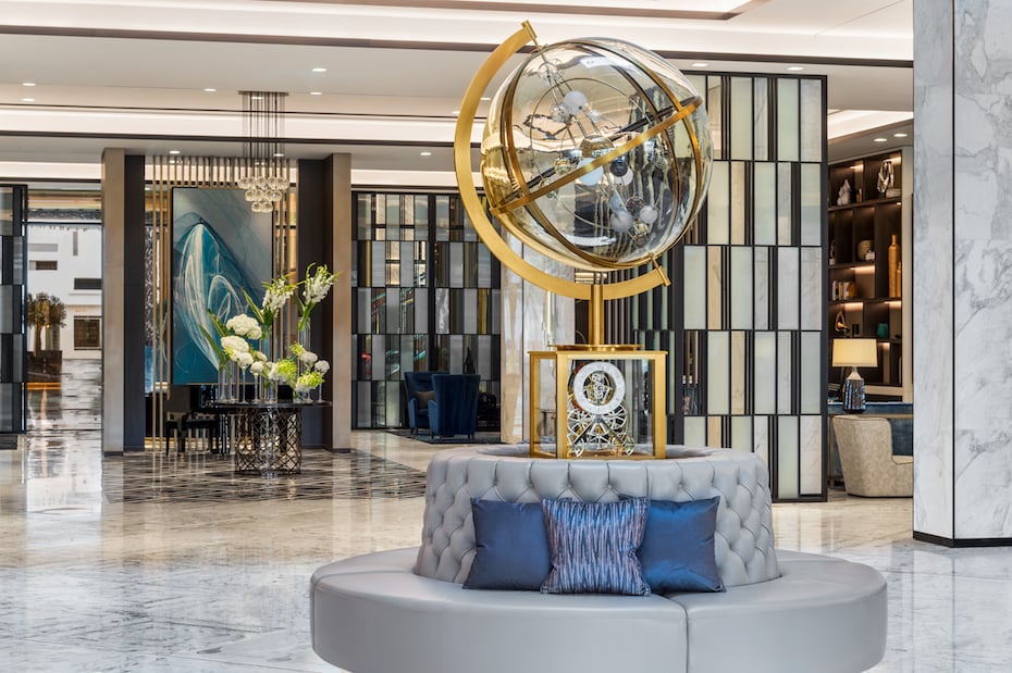 تم افتتاح فندق والدورف أستوريا الكويت ، مما يجعله ثالث فنادق هيلتون في البلاد