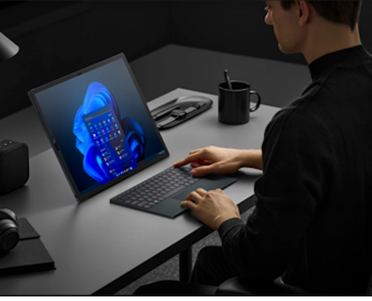 ASUS Zenbook 17 Fold OLED at IFA 2022