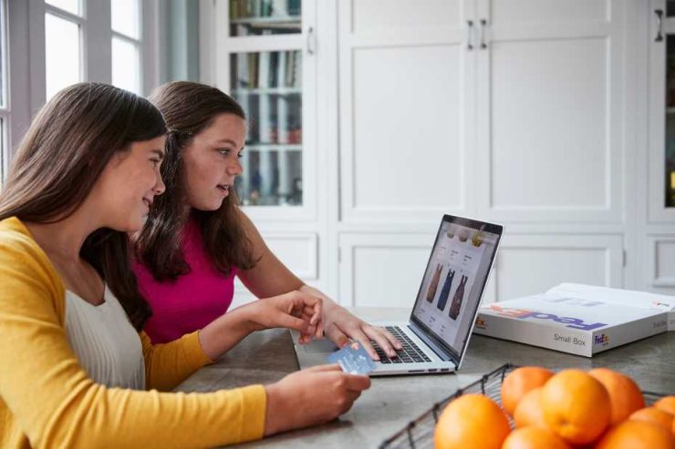 FedEx insights on e-commerce