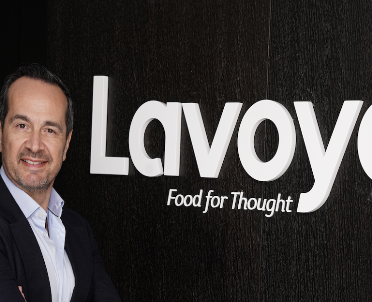 Why is franchising beneficial for business expansion?