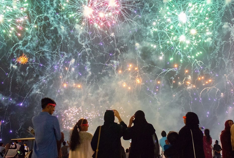 Guests enjoy Eid al-Adha fireworks pictures DCT Abu Dhabi