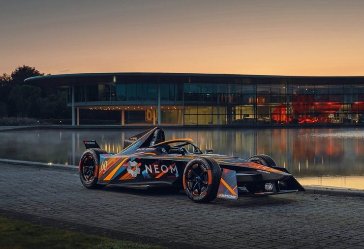 NEOM McLaren Electric Racing Team Unveil World’s First AI-designed Livery