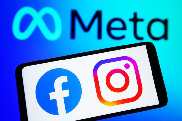 Instagram , Facebook - META -AI