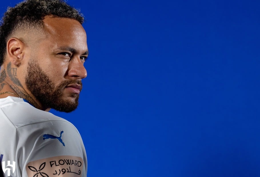 Neymar's first look in Al Hilal kit after transfer from PSG