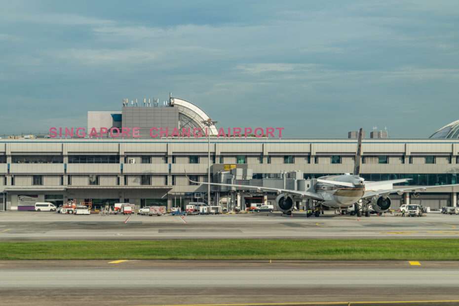 Singapore to require departing flights to use SAF from 2026