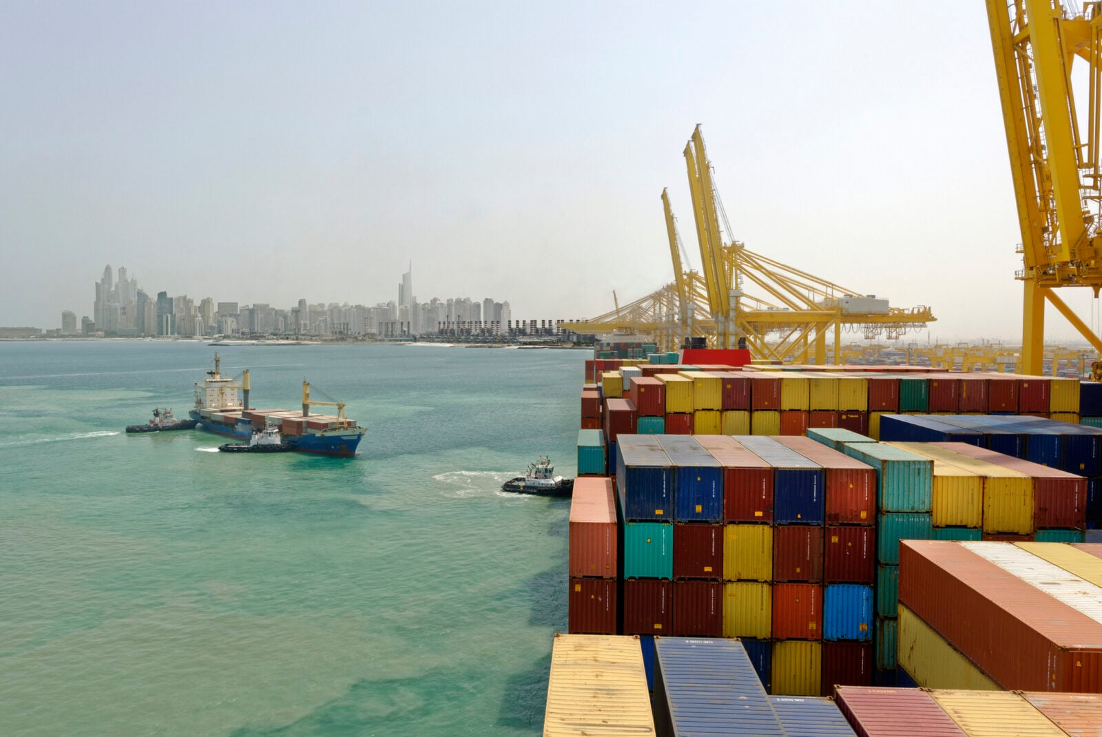UAE’s non-oil trade hits record Dhs3.5tn in 2023
