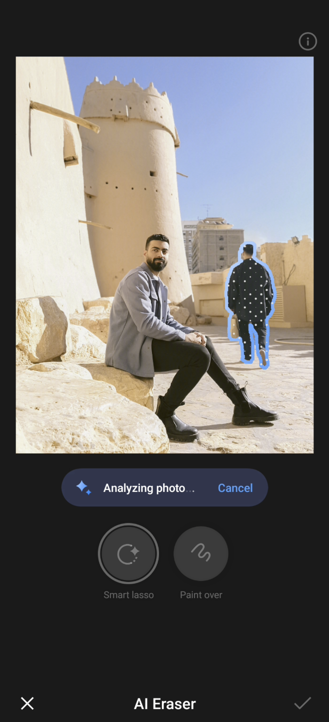OPPO's AI Eraser in progress (pic: supplied)