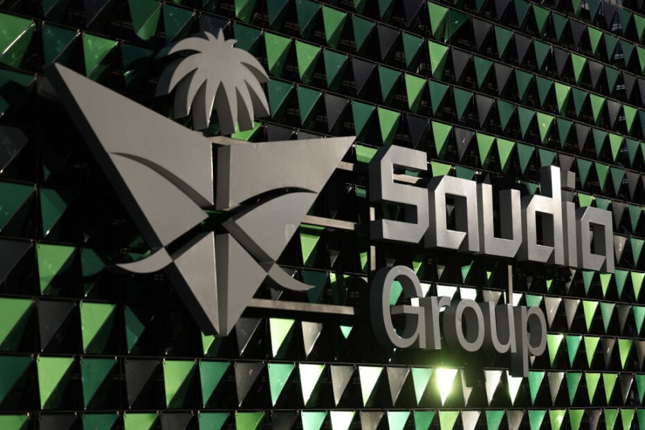 Saudia taps Airbus and Boeing for wide-body jets