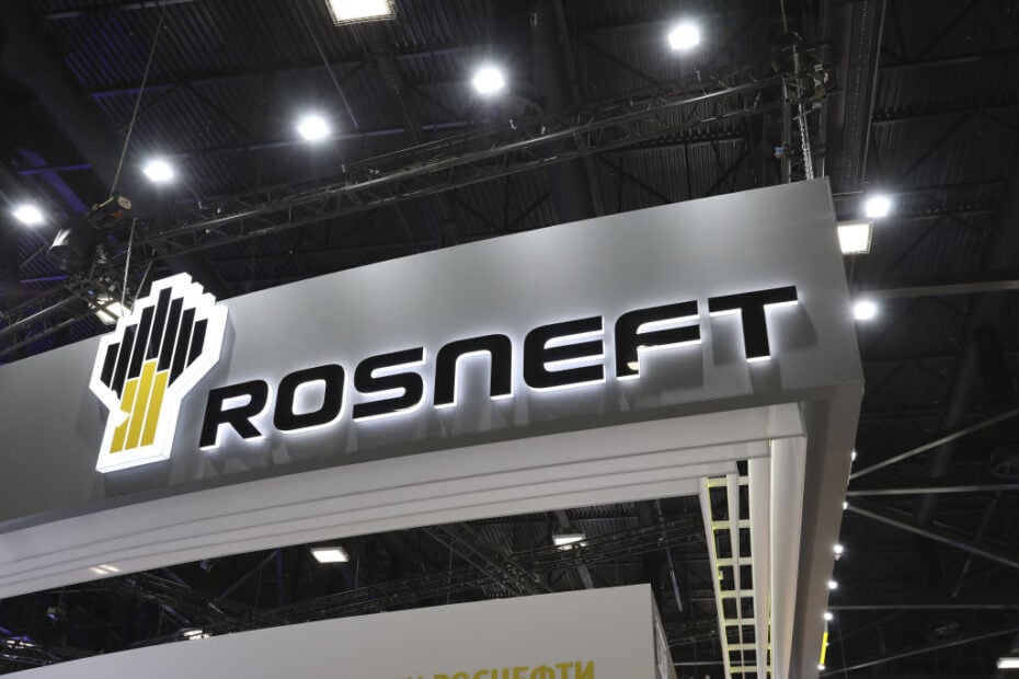 Qatar in talks on possible purchase of Rosneft stake in German refinery