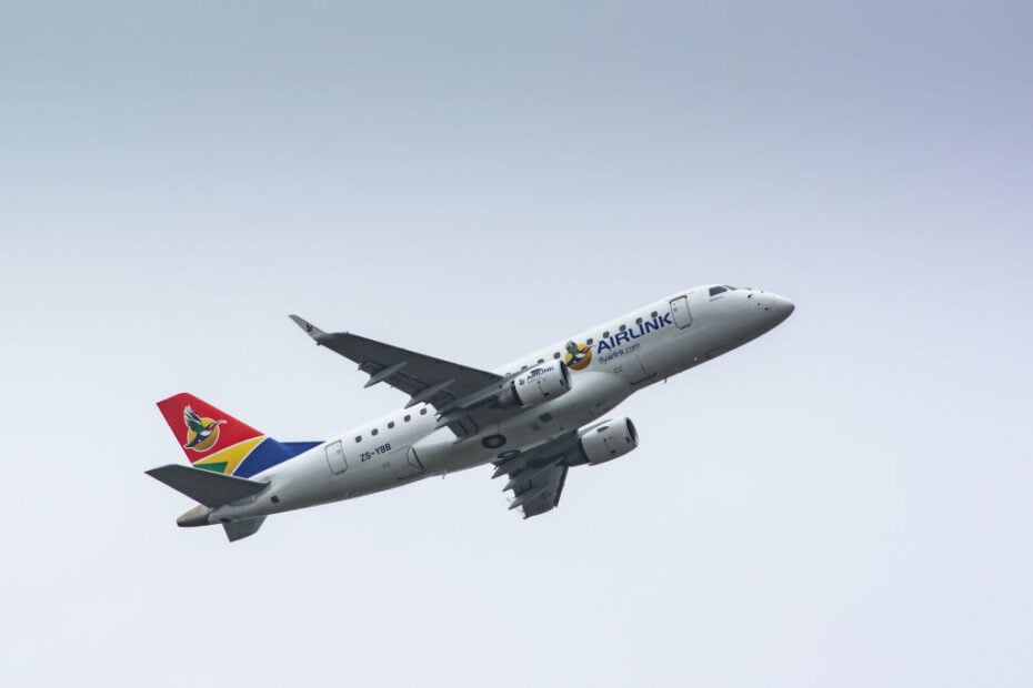 Qatar Airways invests in South African carrier Airlink