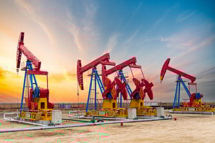 Oil edges up on Middle East war concerns, US crude stockpile drop