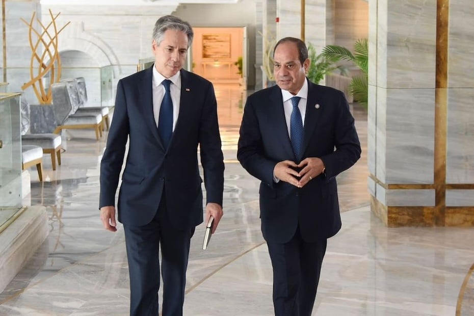 CAIRO, EGYPT - AUGUST 20: (----EDITORIAL USE ONLY - MANDATORY CREDIT 'EGYPTIAN PRESIDENCY / HANDOUT' - NO MARKETING NO ADVERTISING CAMPAIGNS - DISTRIBUTED AS A SERVICE TO CLIENTS----) Egyptian President Abdel Fattah el-Sisi meets US Secretary of State Antony Blinken in Cairo, Egypt on August 20, 2024. (Photo by Egyptian Presidency/Anadolu via Getty Images)