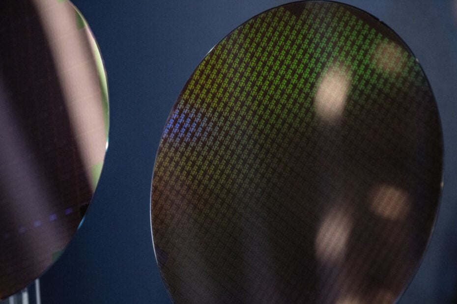 TSMC, Samsung explore chip factory projects in UAE