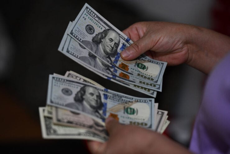 Central bank body BIS urges cenbanks not to squander interest rate buffers