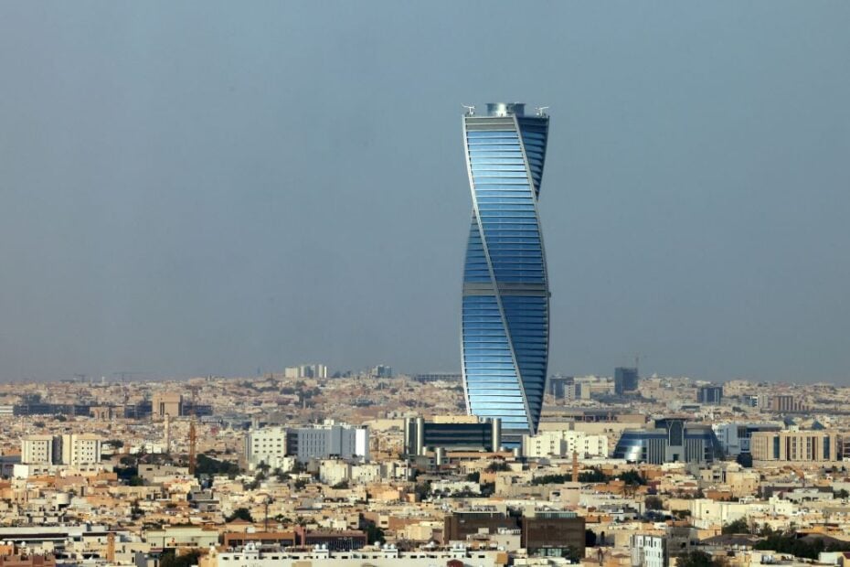 Saudi Arabia expects deficit of 2.9% of GDP in 2024