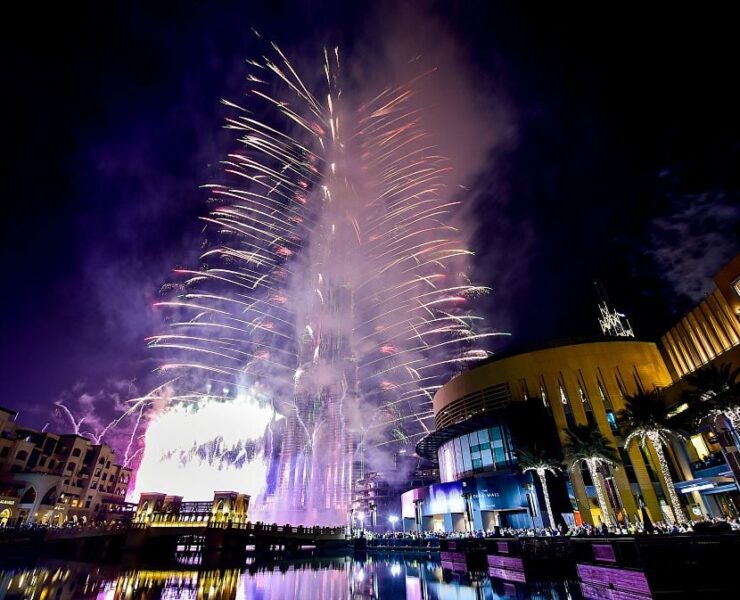 NYE 2025 Dubai road closures, metro timings, free parking