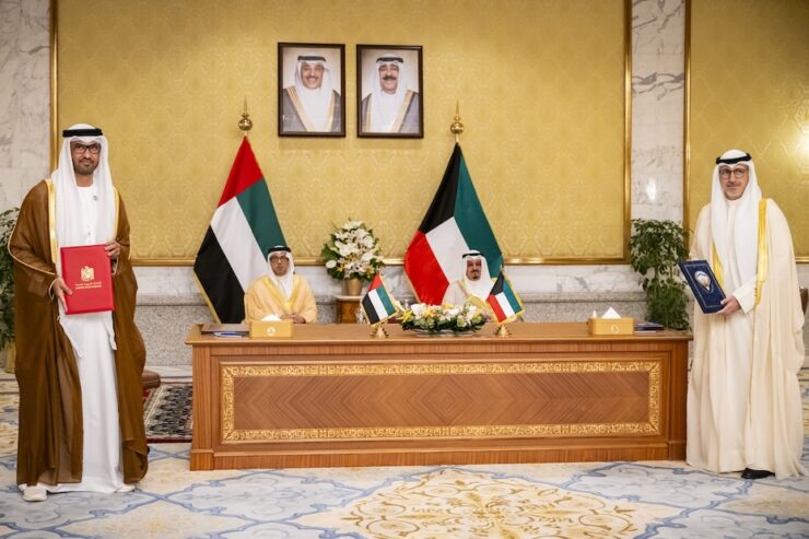 UAE-Kuwait sign MoUs Image WAM