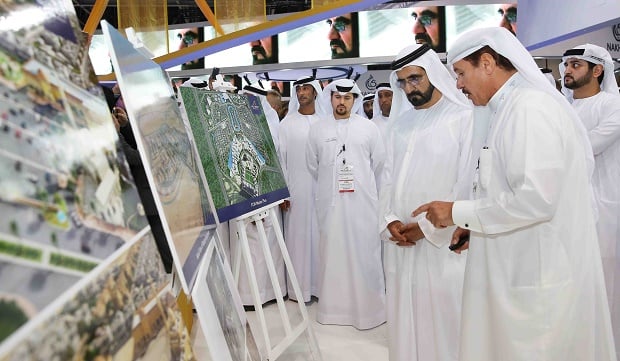  Sheikh Mohammed at the Falcon City of Wonders stall