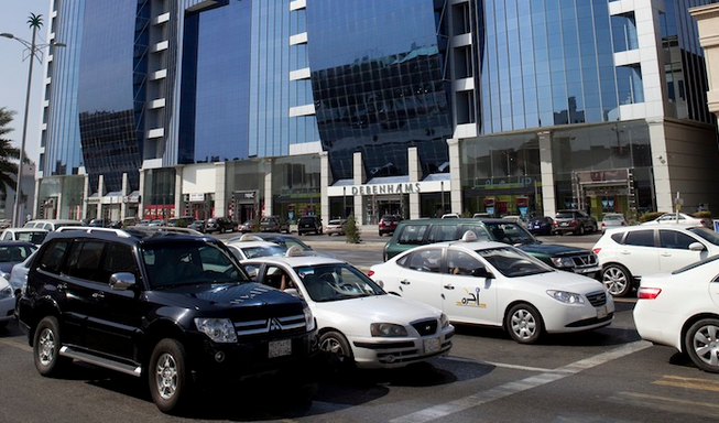 Small expat families can no longer own big vehicles in Jeddah - reports