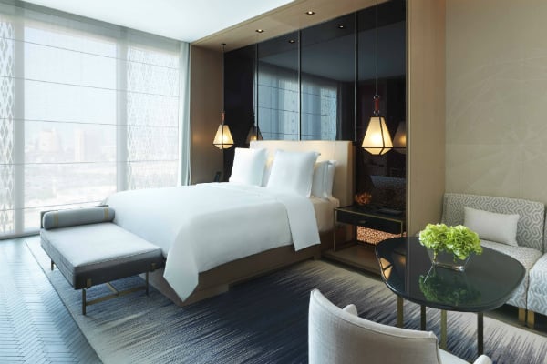four-seasons-kuwait-bedroom